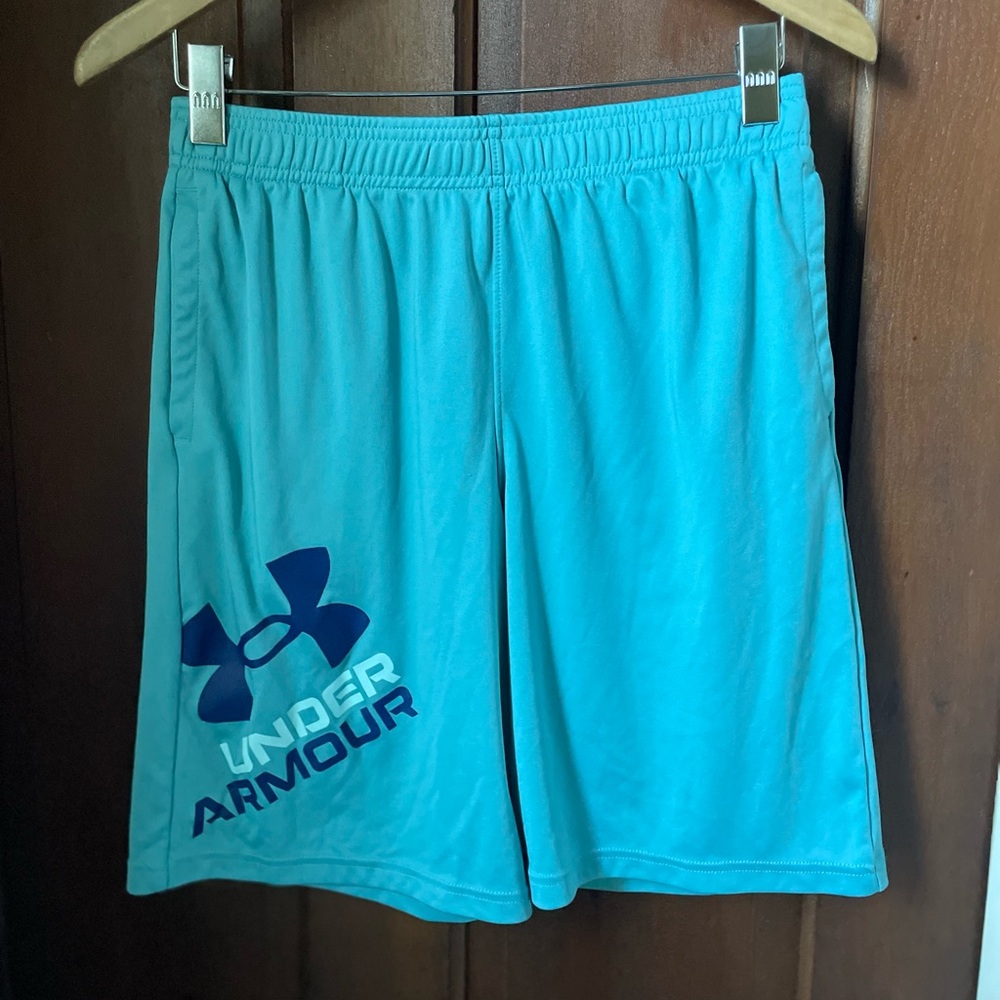 Under Armour boys youth extra large loose athletic shorts